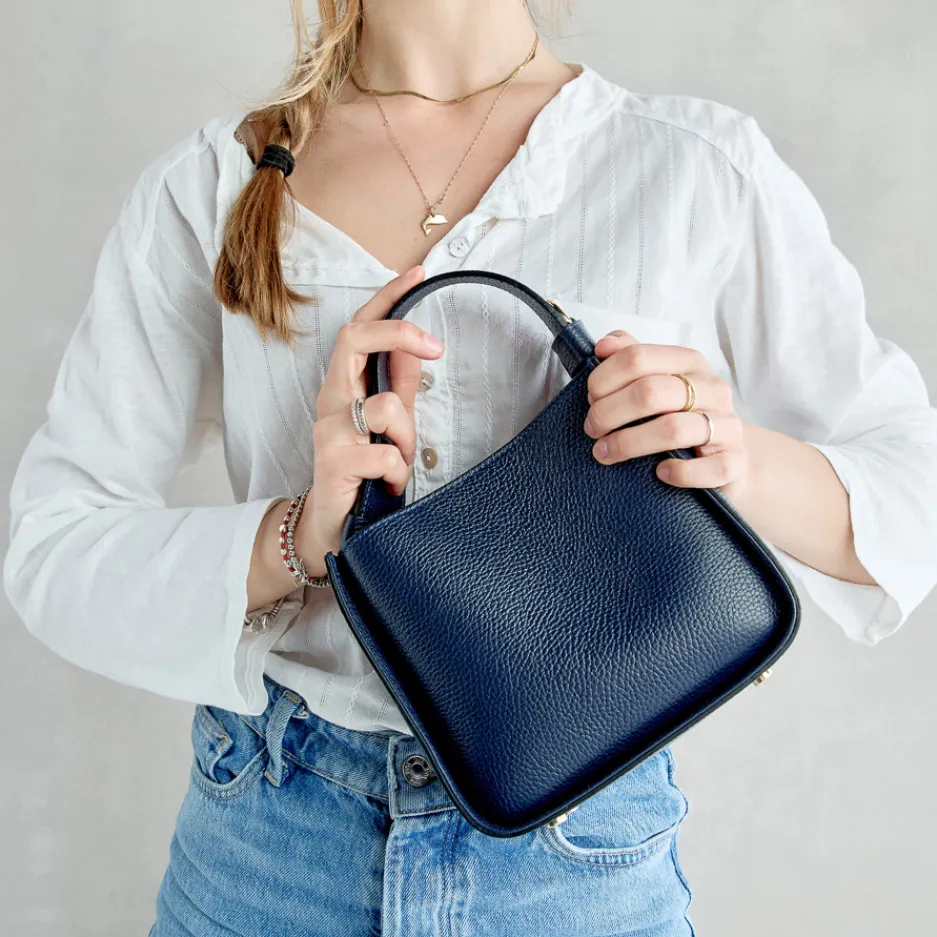 vbag_in_pelle_blu_0.webp Outlet V-Bag in Pelle Borse